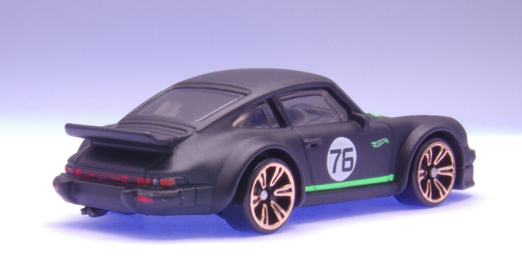 Hot Wheels NEON SPEEDERS PORSCHE 934 TURBO RSR
ホットウィール ネオン・スピーダーズ ポルシェ 934 ターボ RSR