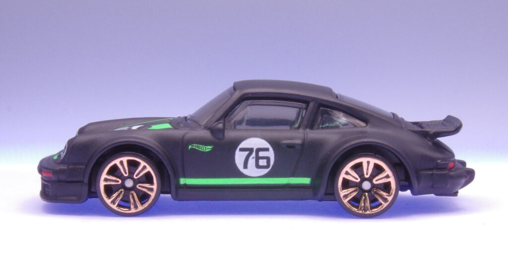 Hot Wheels NEON SPEEDERS PORSCHE 934 TURBO RSR
ホットウィール ネオン・スピーダーズ ポルシェ 934 ターボ RSR
