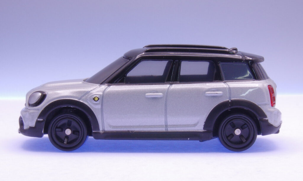tomica MINI COOPER SE COUNTRYMAN All4 レビュー