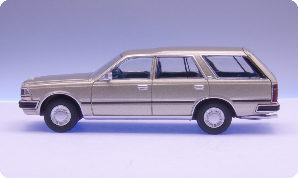 トミカリミテッドヴィンテージ ネオ LV-N244b 日産 グロリア ワゴン V20E GL（1991年式） レビュー