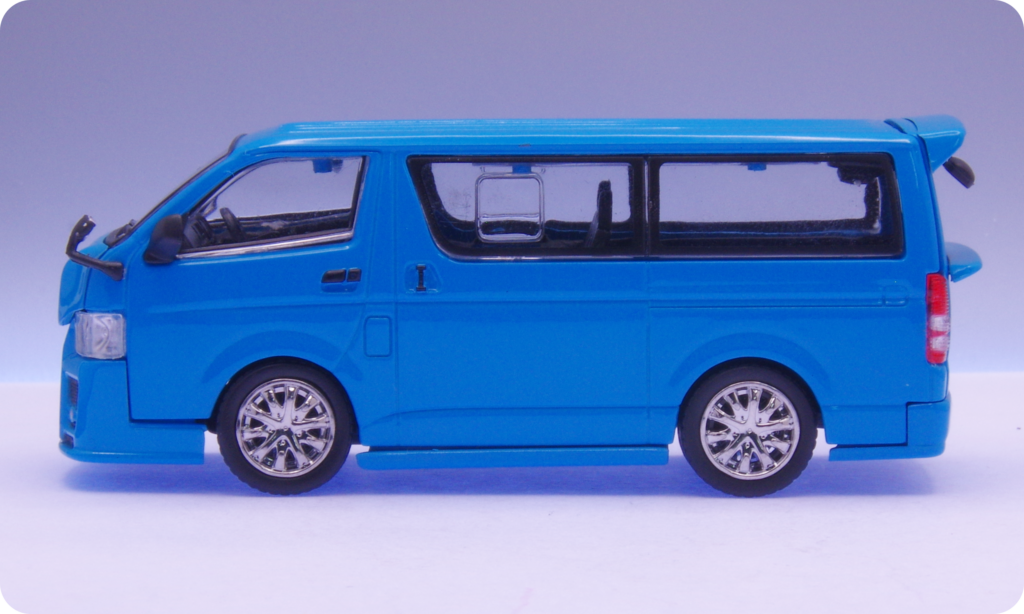 BM CREATIONS トヨタ 2015 ハイエース KDH200V ブルー カスタム (RHD) レビュー
